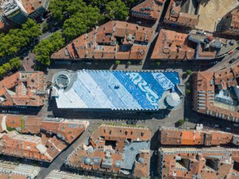 Large-scale ground painting w/ 2flui in Toulouse