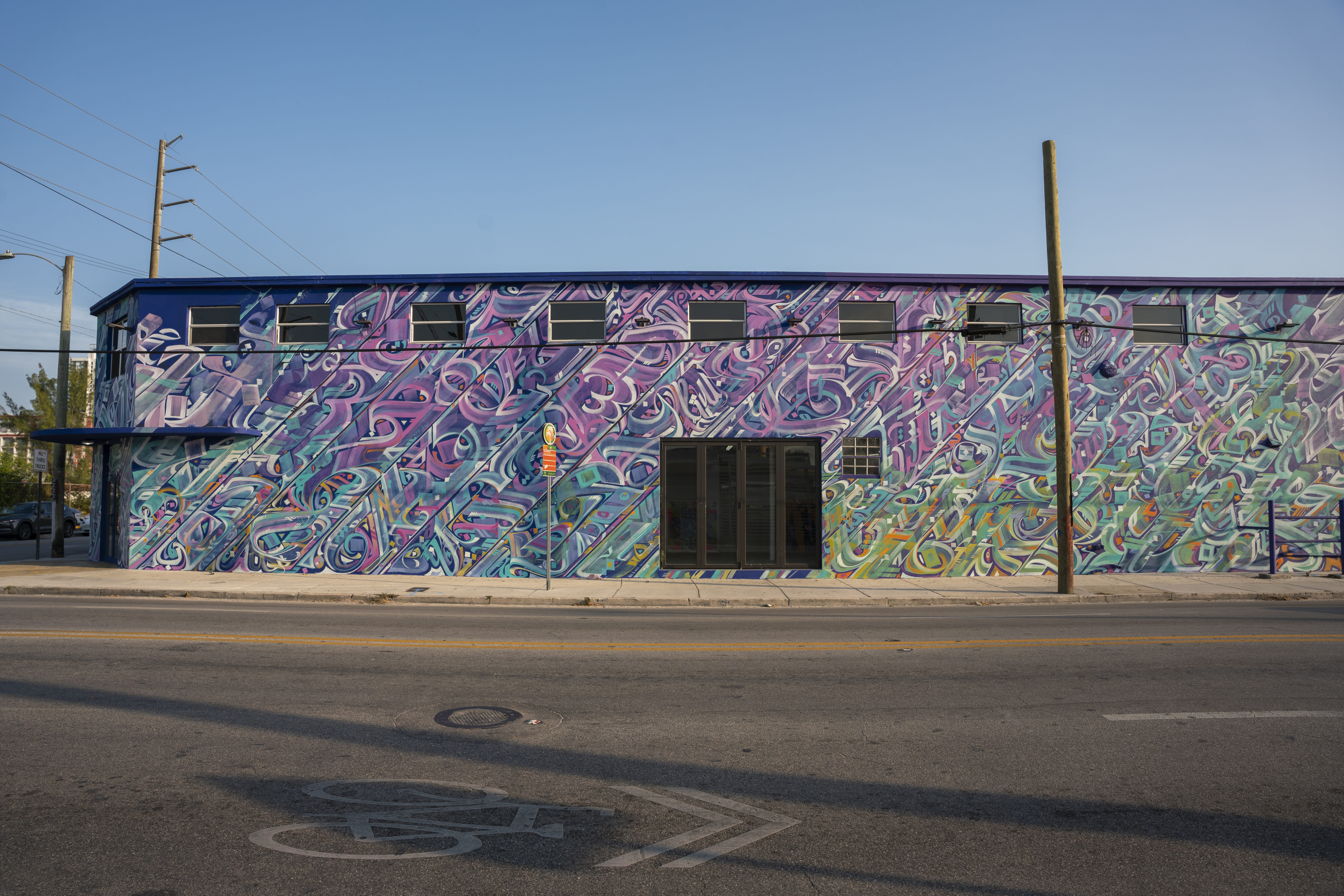 Fresque murale de 600m2 réalisée à Miami pour KUFA Gallery